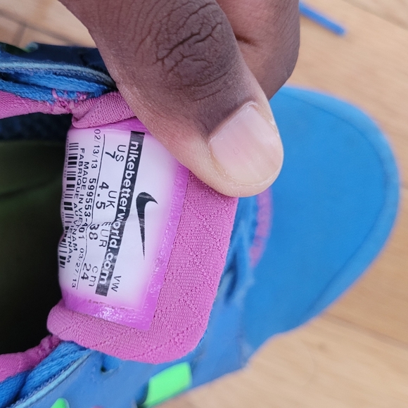 Nike sneakers - Picture 3 of 3